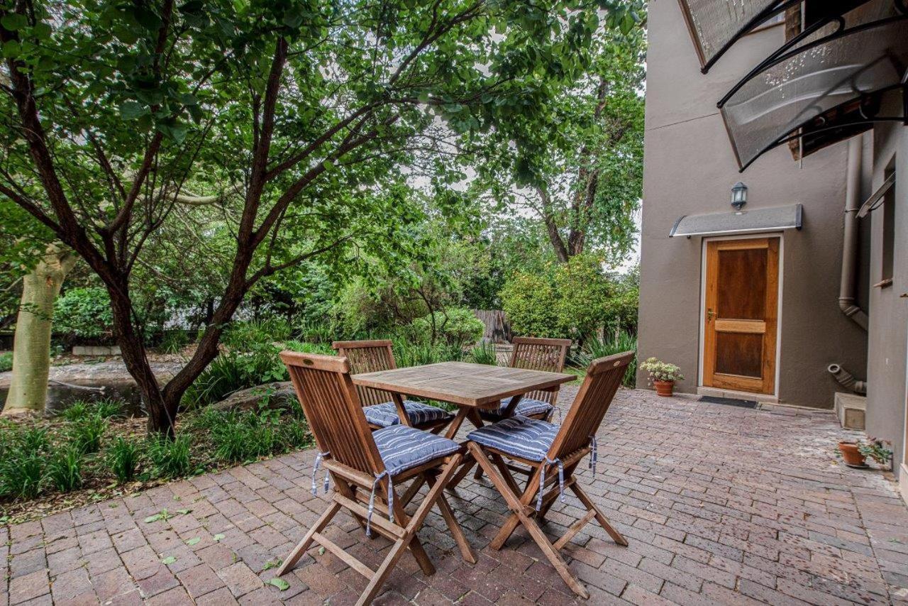 Wild Olive Executive Suite Johannesburg Bagian luar foto