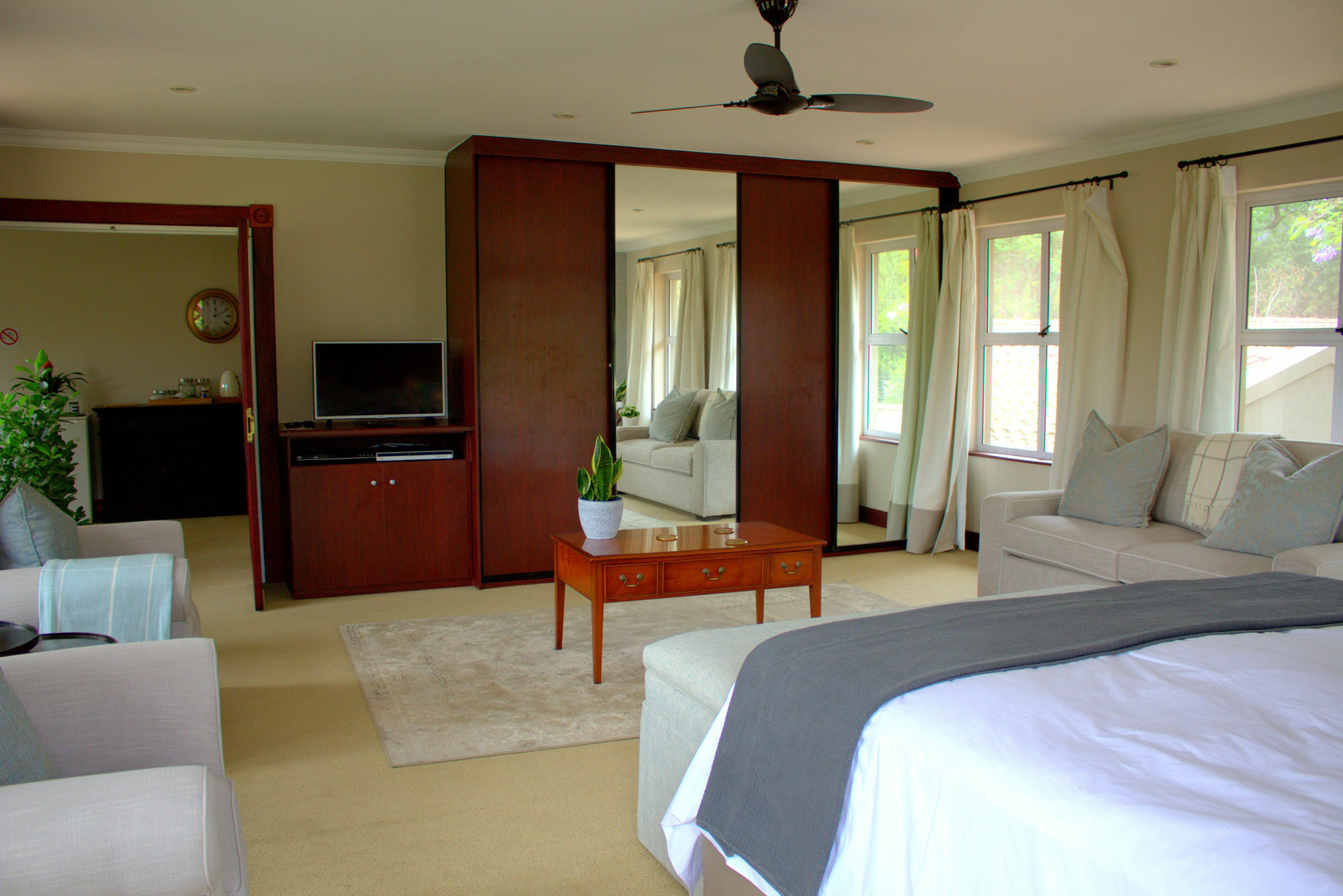 Wild Olive Executive Suite Johannesburg Bagian luar foto